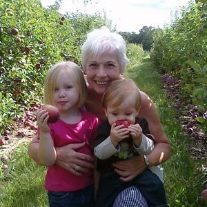 Meet your Posher, Cynthia